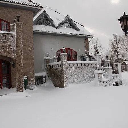 De Tolly بيت ضيافة